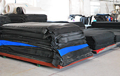 Customized Neoprene Wetsuit For Diving Surfing Breathable Durable Sports Protective Equipment