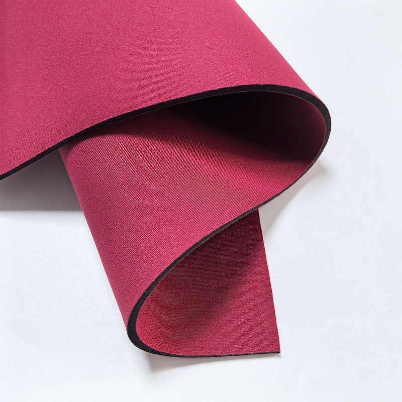 Czarny kamuflażowy materiał neoprenowy do podpór sportowych o grubości 3 mm